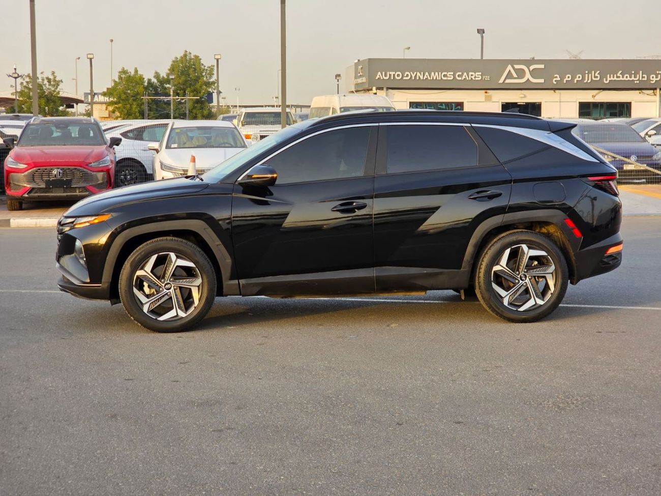 Hyundai Tucson Premium+ 2.5L Sunroof, Push button and trunk automatic