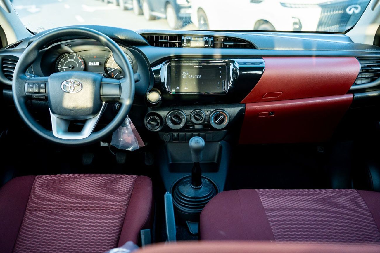 تويوتا هيلوكس 2026 Toyota Hilux 2.4L Turbo Diesel 4WD (6-Speed Manual)
