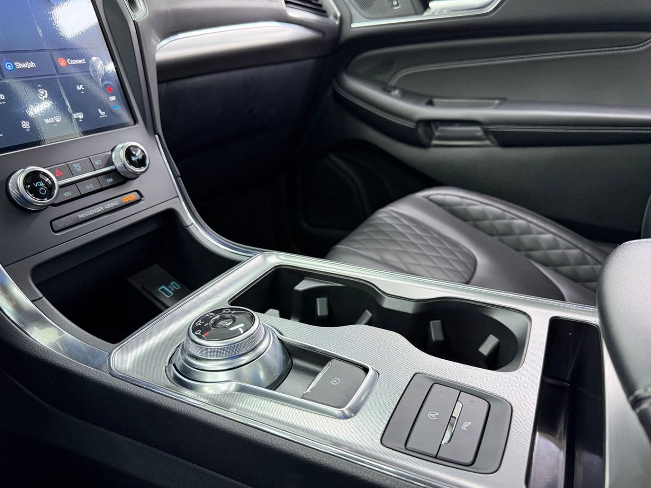 فورد إدج GCC .. Brand New .. Titanium .. Top Range