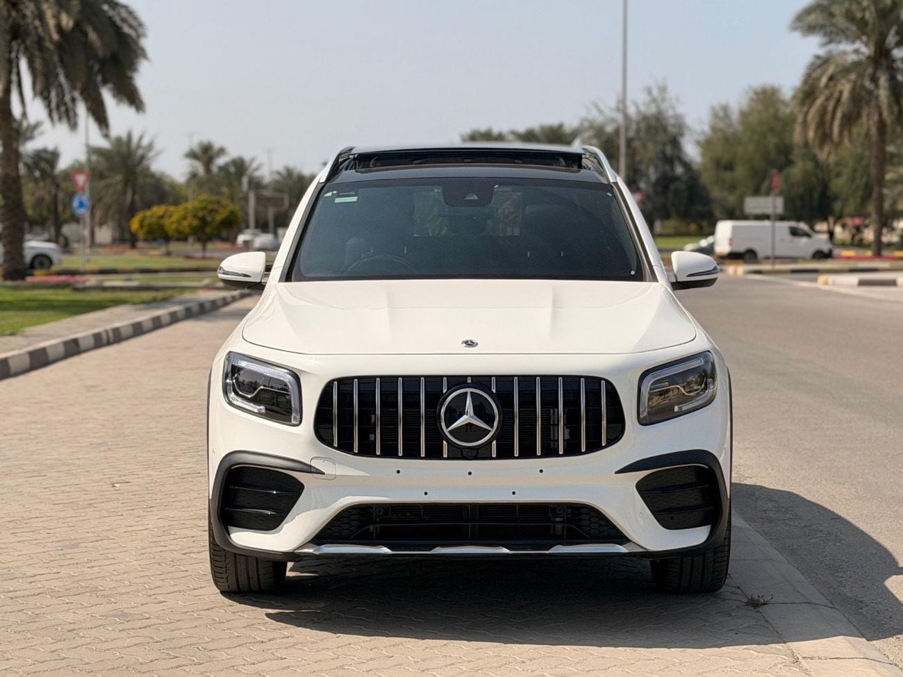 Mercedes-Benz GLB 200 Premium 1.4L (7 Seater)