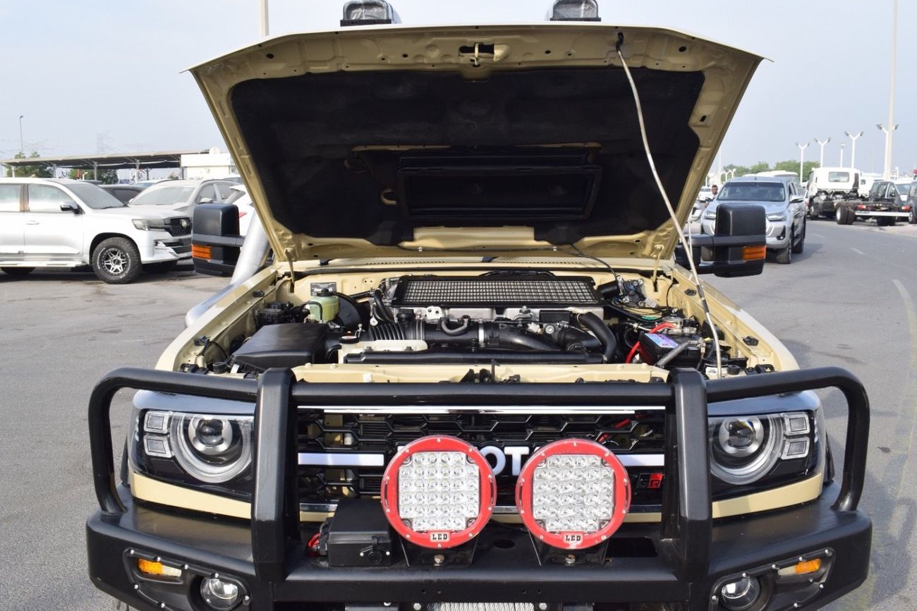 تويوتا لاند كروزر بيك آب Double Cabin 4.5L