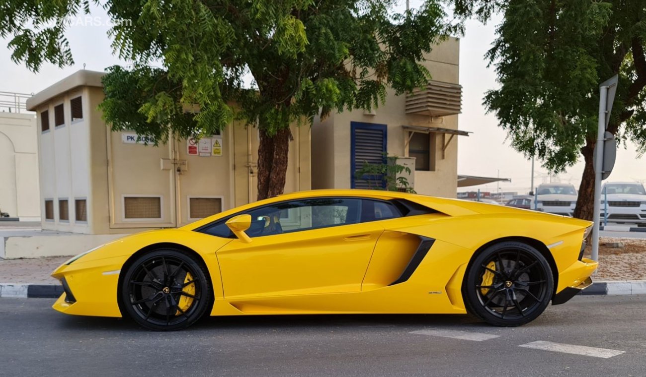 Lamborghini Aventador LP700-4 Full Service History GCC only 3000Kms 2015