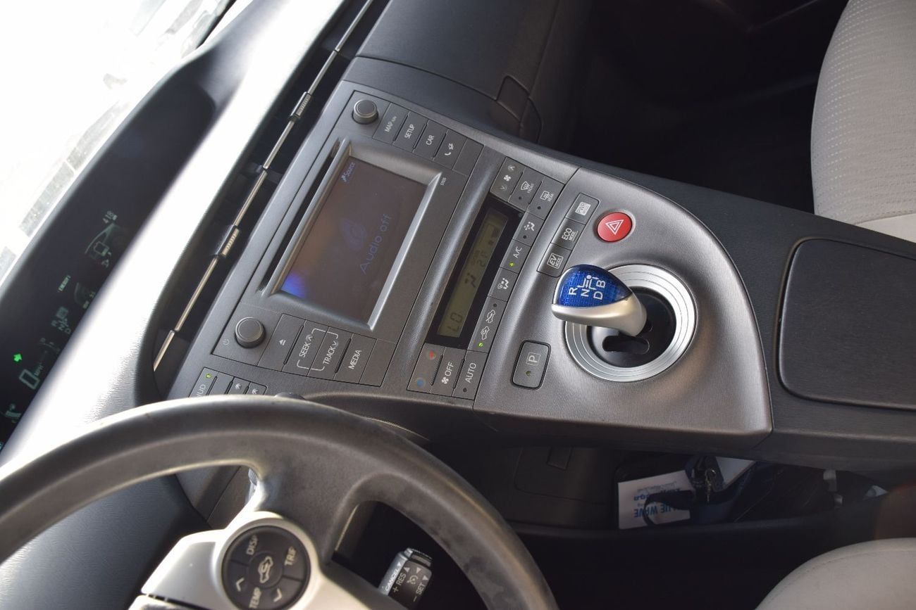 Toyota Prius STD (NON GCC) 1.8L Hybrid (Japanese Specs)