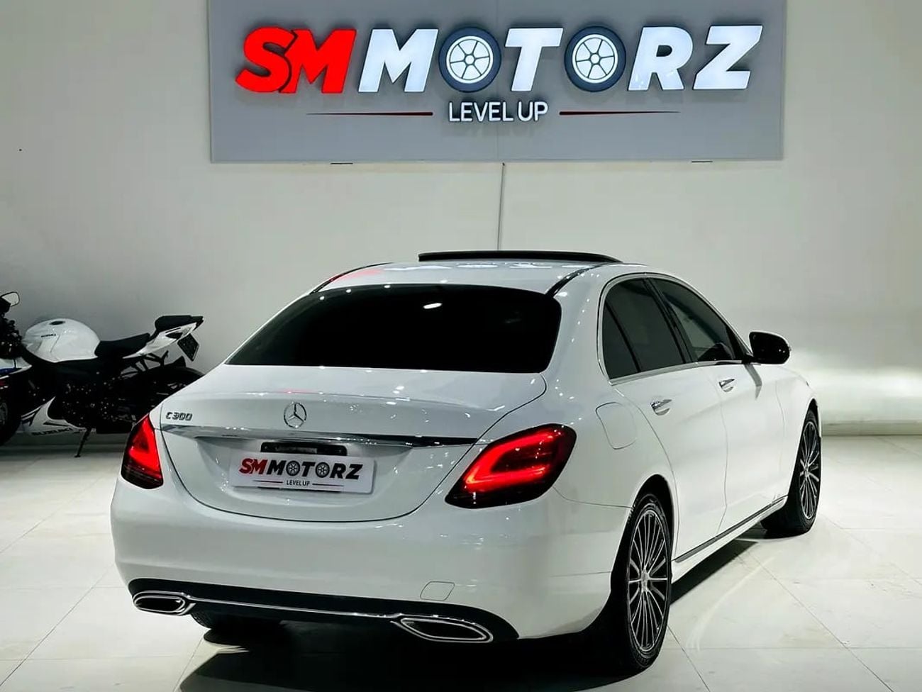 مرسيدس بنز C 300 Std 2.0L (241 HP)