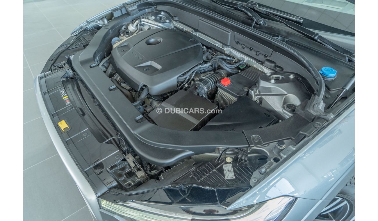 Volvo XC60 2018 Volvo XC60 T-6 R Design / Expat Owner from New / Full Volvo Service History