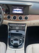 Mercedes-Benz E200 Mercedes E 200 Gulf 2017 in excellent condition, fully equipped