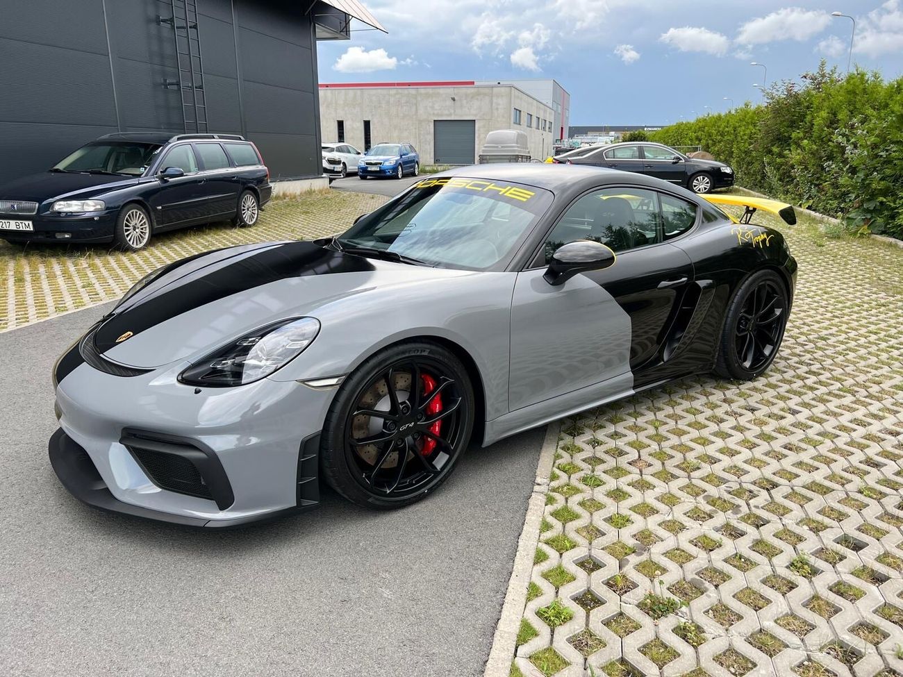 بورش كايمان 718 GT4 4.0L (420 HP) A/T