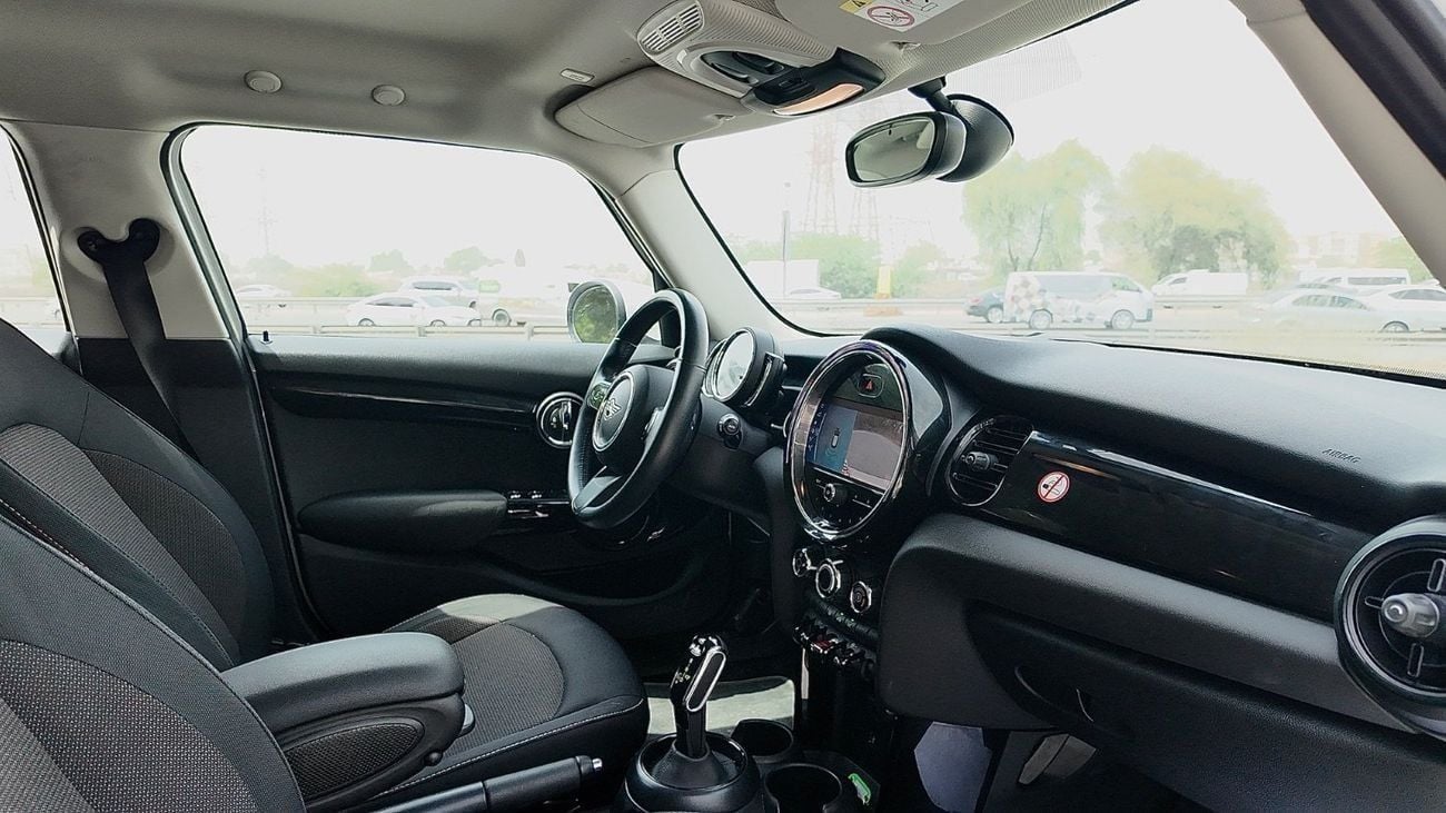 Mini Cooper Std 1.5L (4 Seater)