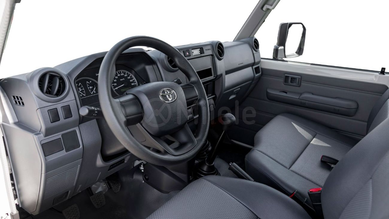 Toyota Land Cruiser 70 LC 78 HARDTOP 4.0L MT