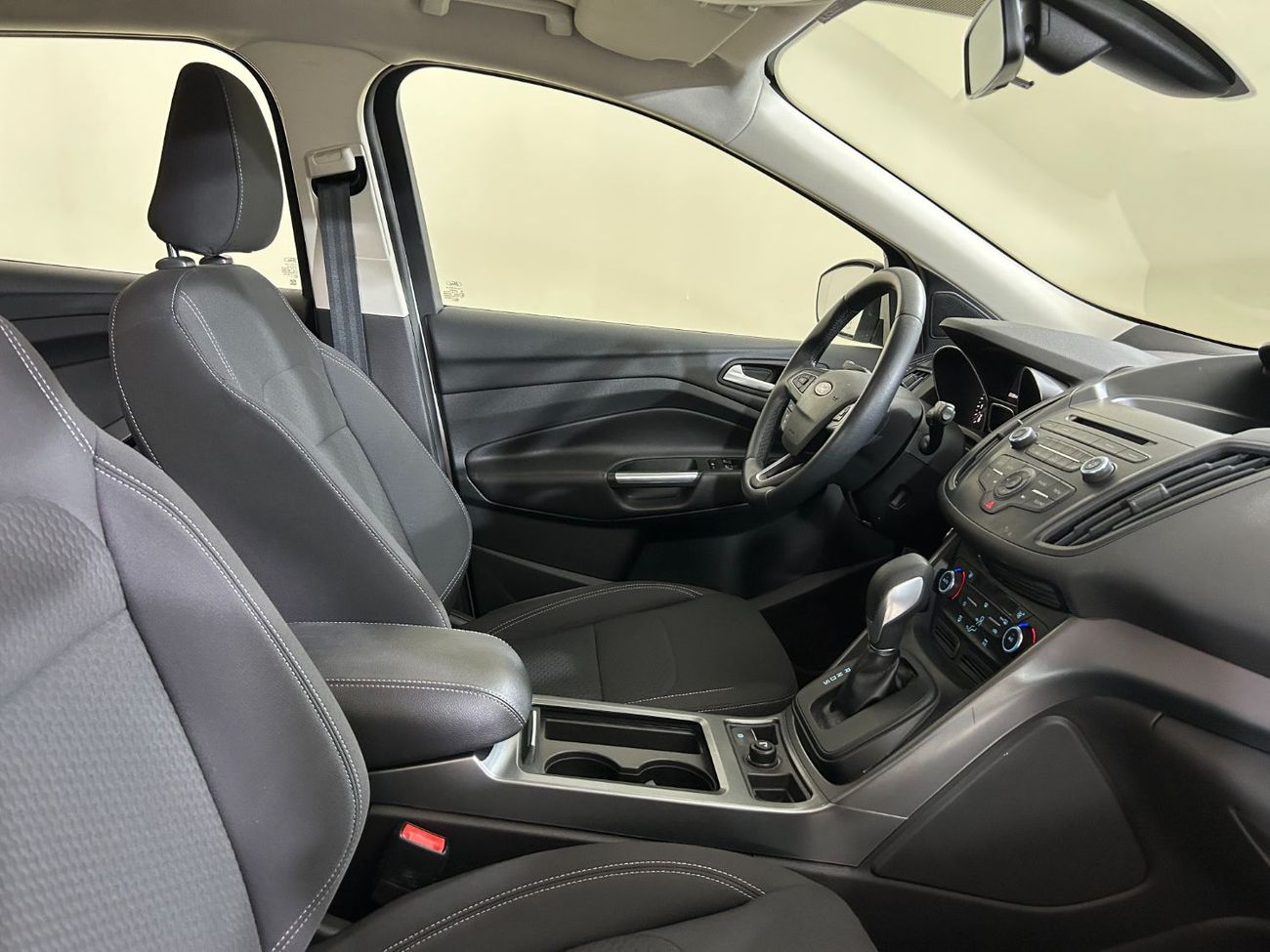 Ford Escape S E1020 / AL TAYER MOTORS AL QOUZ SHOWROOM
