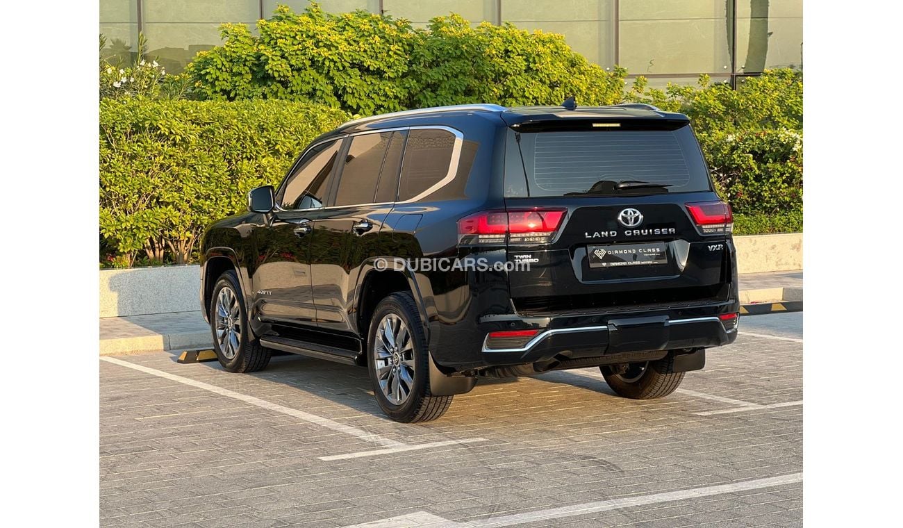 Toyota Land Cruiser Toyota Land Cruiser  3.5T -VXR Full option  GCC 2023 13,900 KM 349,000 AED Alfuttaim Warranty  Servi