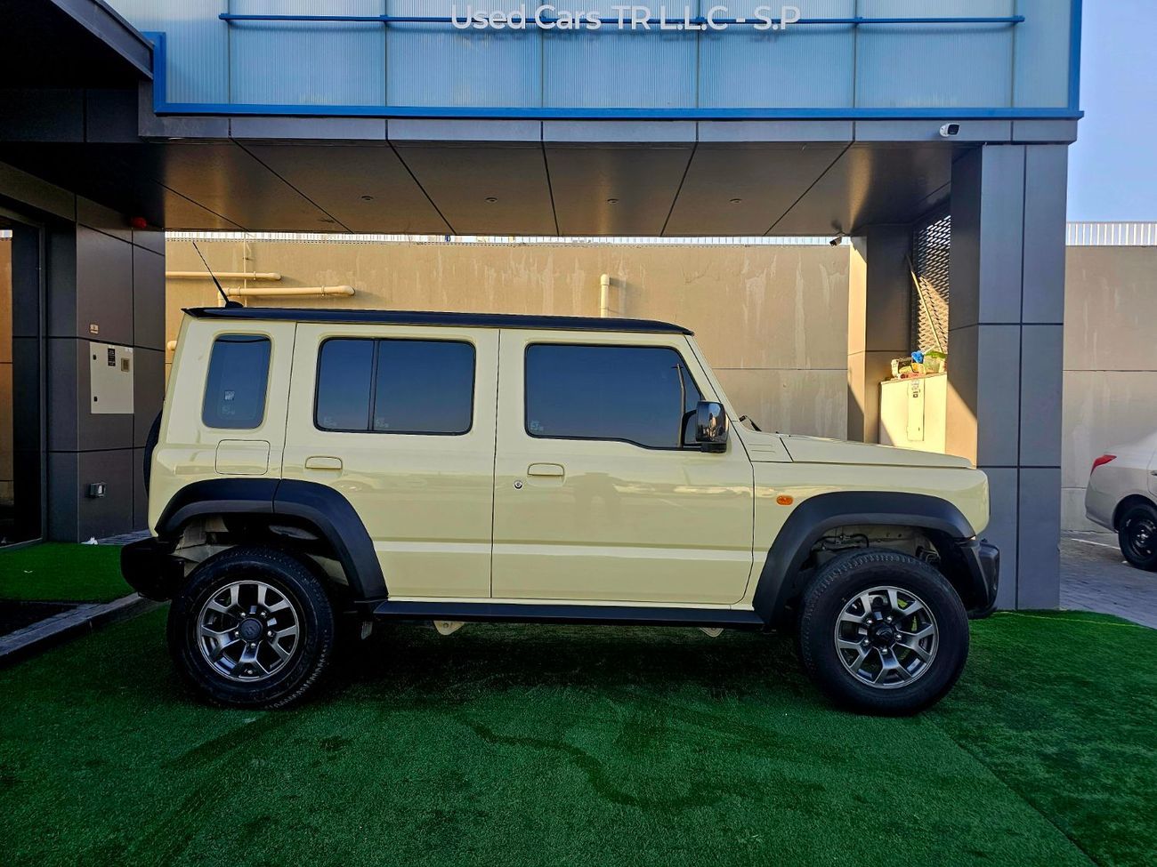 سوزوكي جيمني GLX/ DUAL TONE/ AUTOMATIC/ ORIGINAL PAINT/ 1.5L V4/ LOW MILEAGE