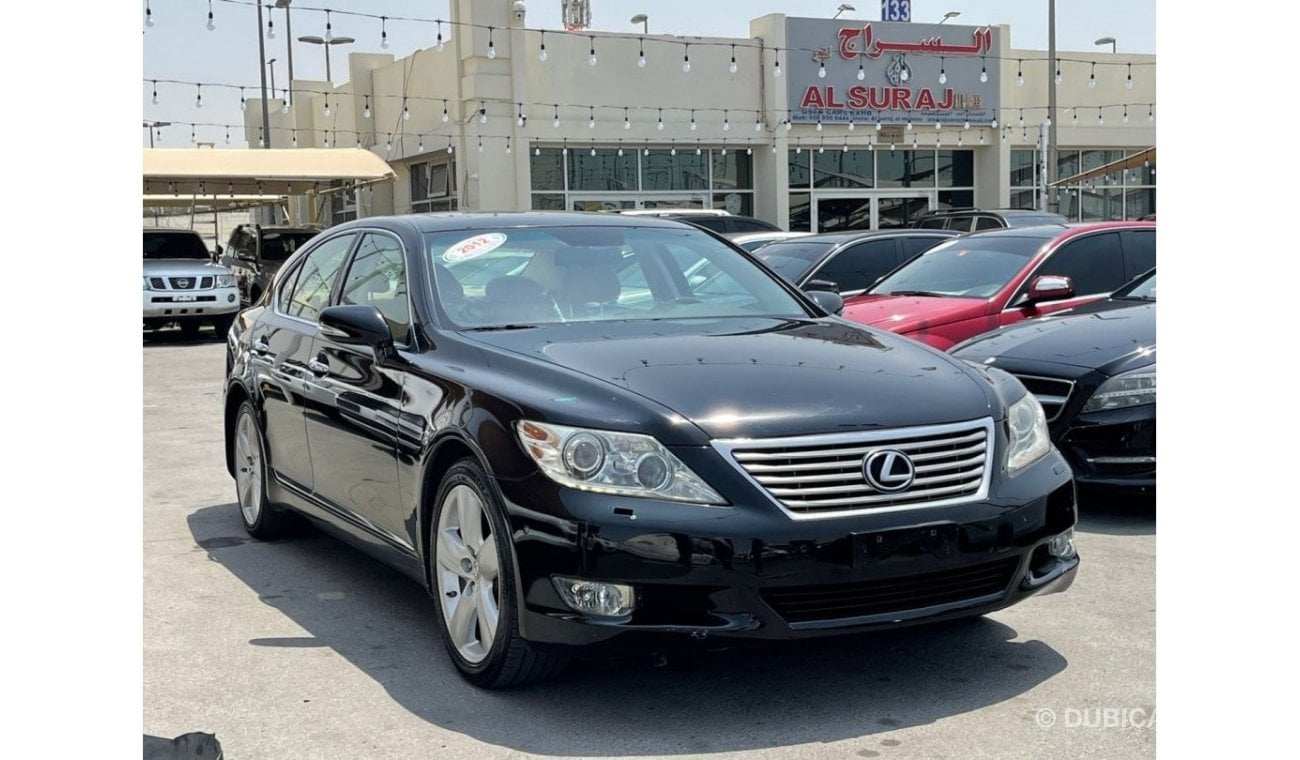 لكزس LS 460 L L موديل 2012 وارد امريكا 8 سلندر ماشية 263000 km