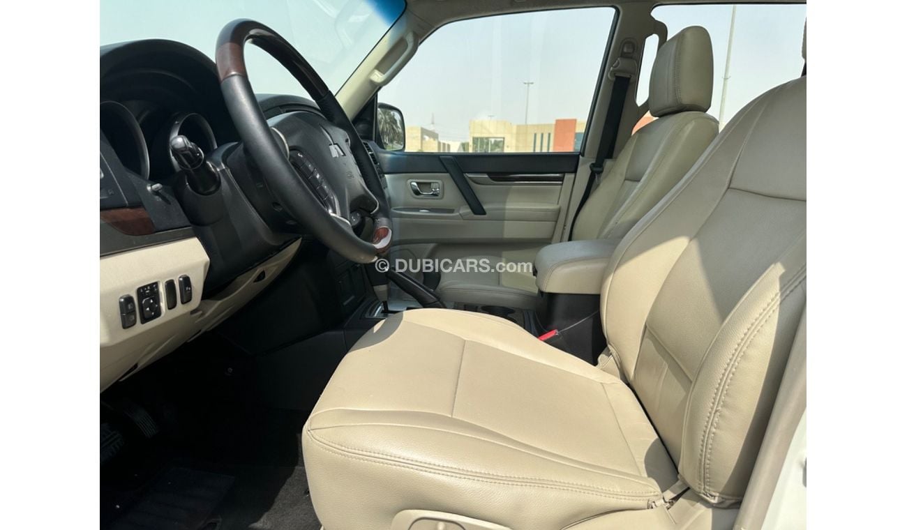 Mitsubishi Pajero موديل 2010 خليجي حاله ممتازه جدا من الداخل والخارج
