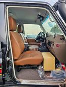 Toyota Land Cruiser 70 LX LC76 / 4.0L PETROL A/T / DIFFLOCK / WINCH, SNORKEL / REFRIGERATOR / OVER FENDER (CODE # 76PAF)