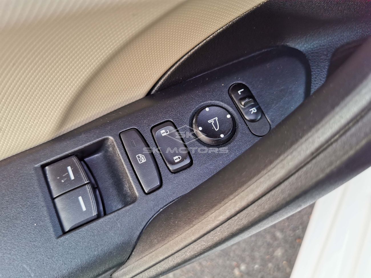 Honda Civic 2.0L, 16" Rims, DRL LED Headlights, ECON Mode, Tyre Pressure Switch, DVD, Bluetooth (LOT # 4776)