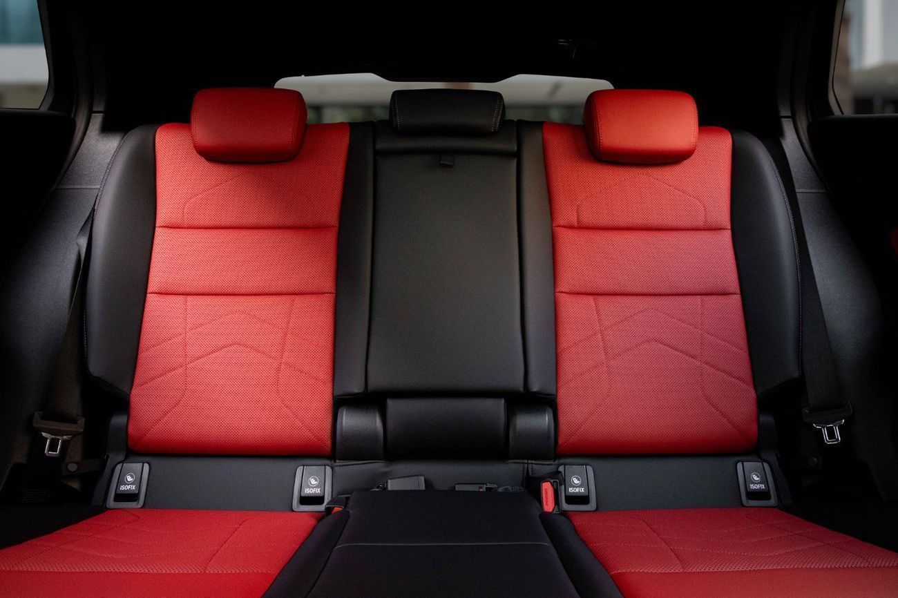 بي أم دبليو X2 xDrive 20i | 3,701 P.M | 0% Downpayment | All Wheel Drive | M-Kit | BMW Warranty + Service to Dec 2