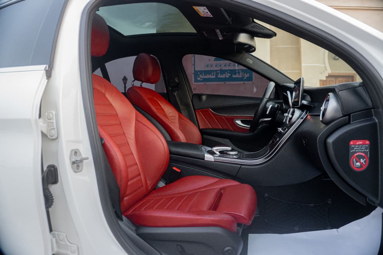 مرسيدس بنز C 200 GCC CAR FULL OPTION