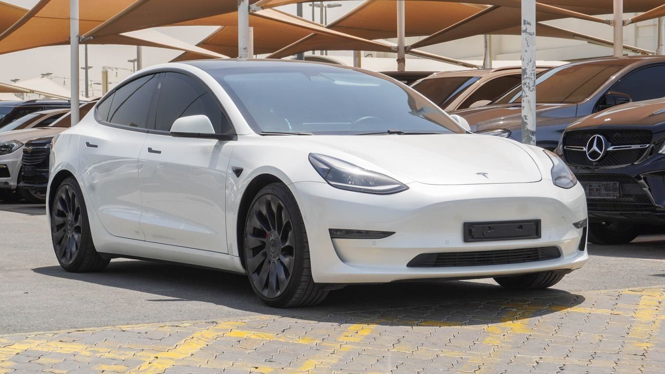 تسلا موديل 3