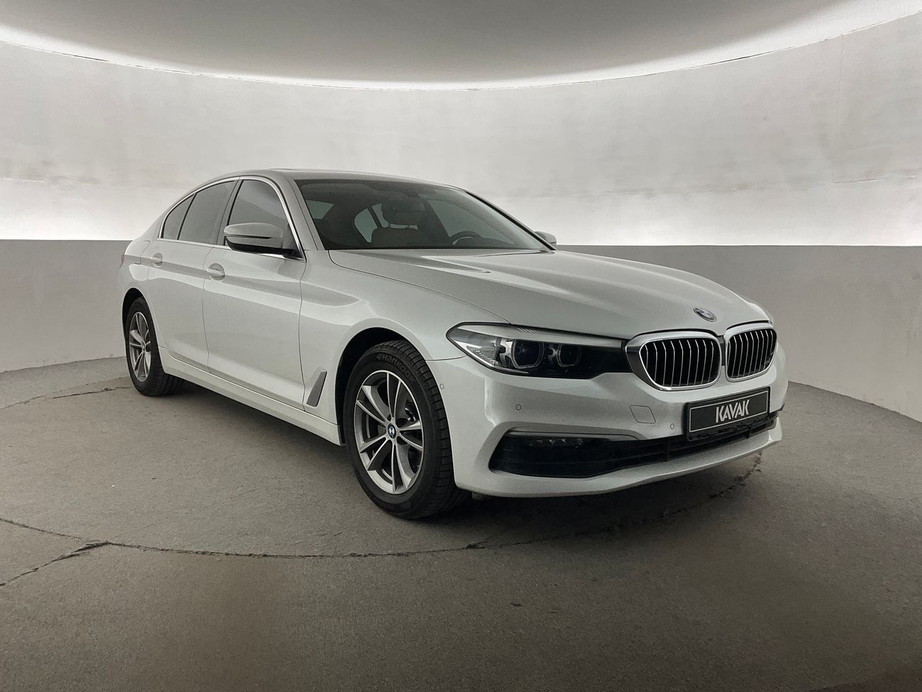 بي أم دبليو 520i Executive | شامل الضمان | 0 ﺪﻔﻋﺓ ﺃﻮﻟﻯ