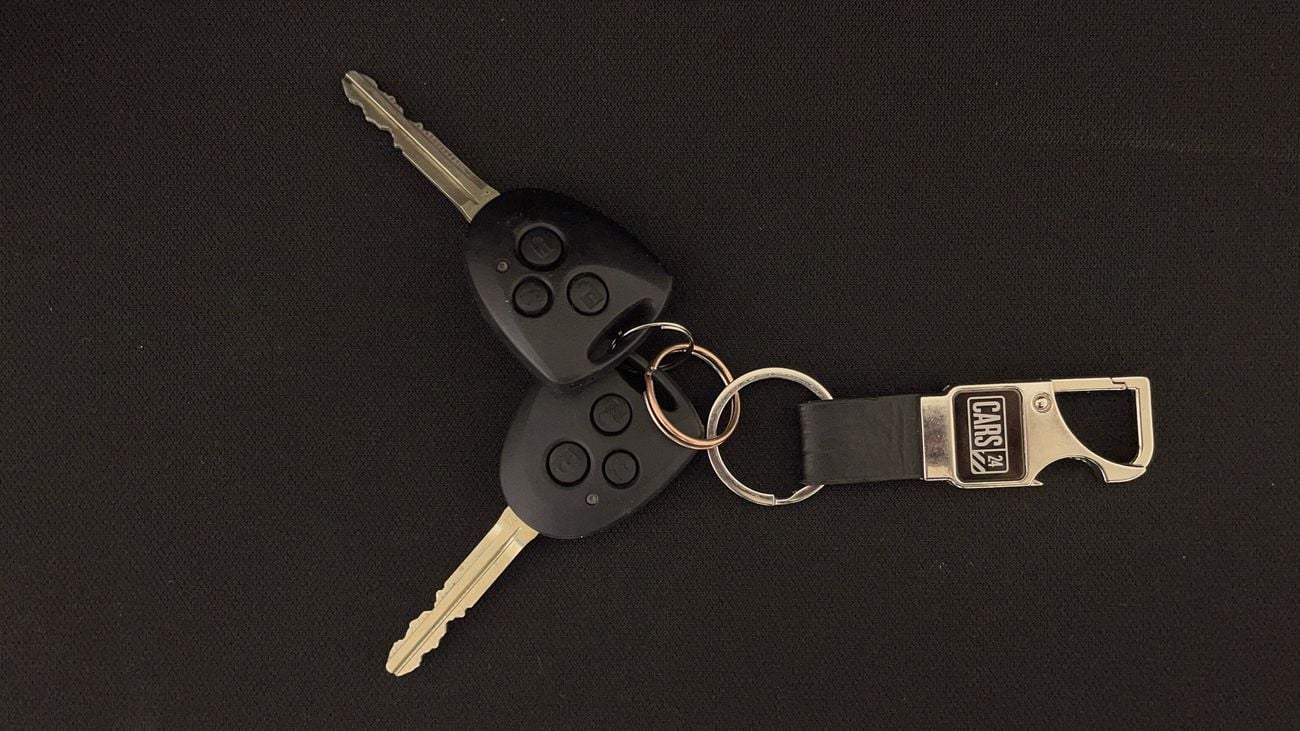 تويوتا يارس E 1.5 | بدون دفعة مقدمة | اختبار القيادة في المنزل