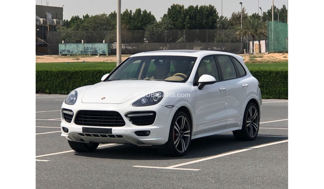 Porsche Cayenne MODEL 2013 GCC CAR PERFECT CONDITION INSIDE AND OUTSIDE