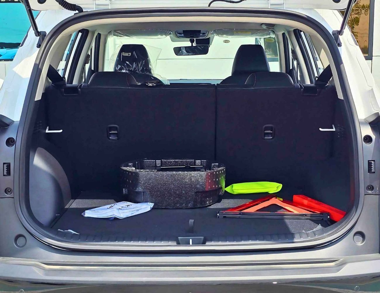 Kia Seltos CVT LUXURY/ DUAL TONE WITH BLACK ROOF, PANORAMIC ROOF/1.5L PETROL V4 (CODE#KSLL)