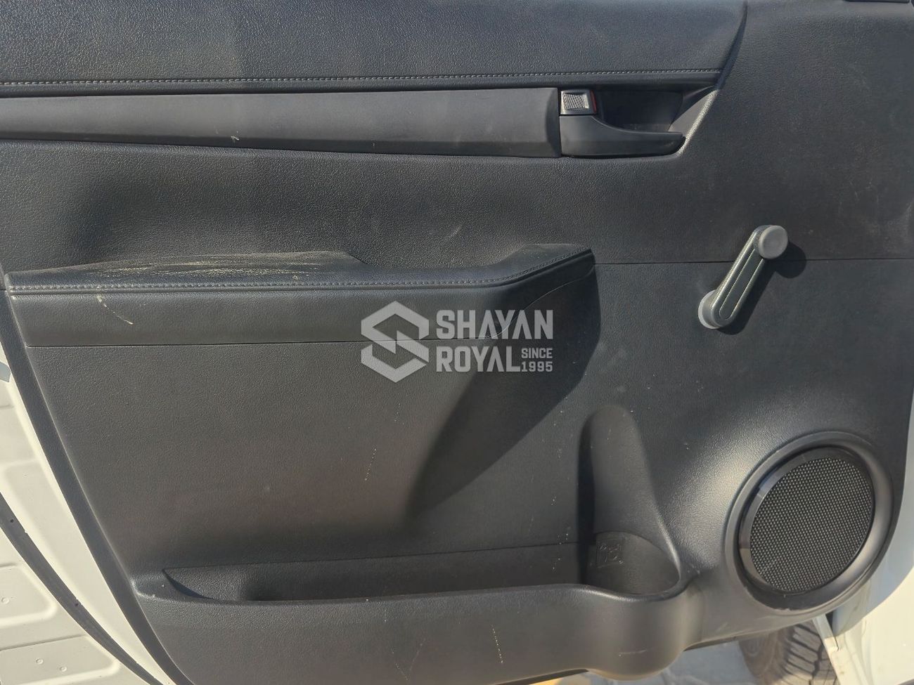 Toyota Hilux 2.4L DIESEL DLX-STANDARD 4WD MT DC 6-SEATS 2026MY