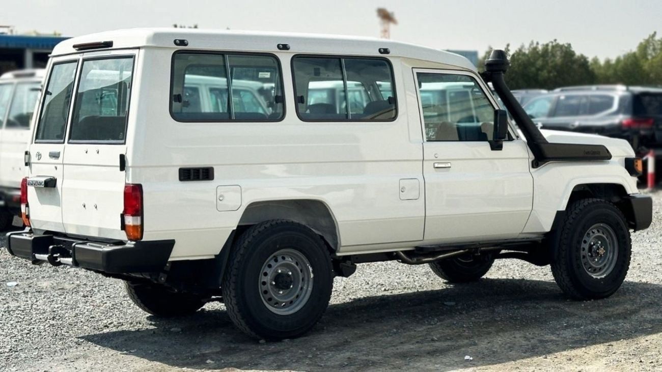 تويوتا لاند كروزر 70 LC76 STD Std 4.0L AWD