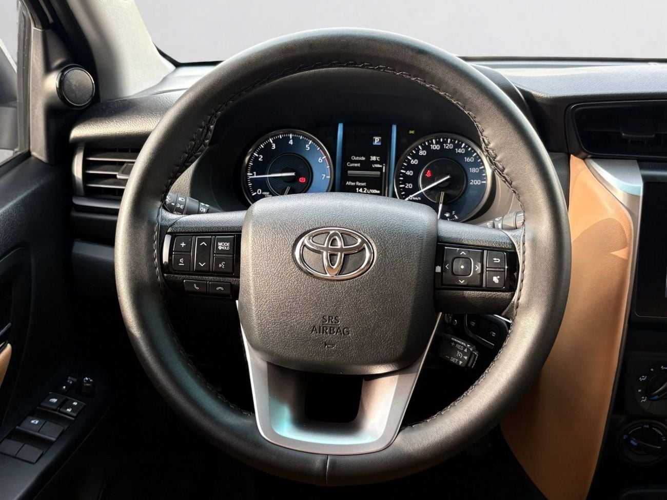 تويوتا فورتونر AED 1,840 P.M | 0% DOWN PAYMENT | TOYOTA FORTUNER EXR | WARRANTY & FULL SERVICE HISTORY | 2025 | GCC