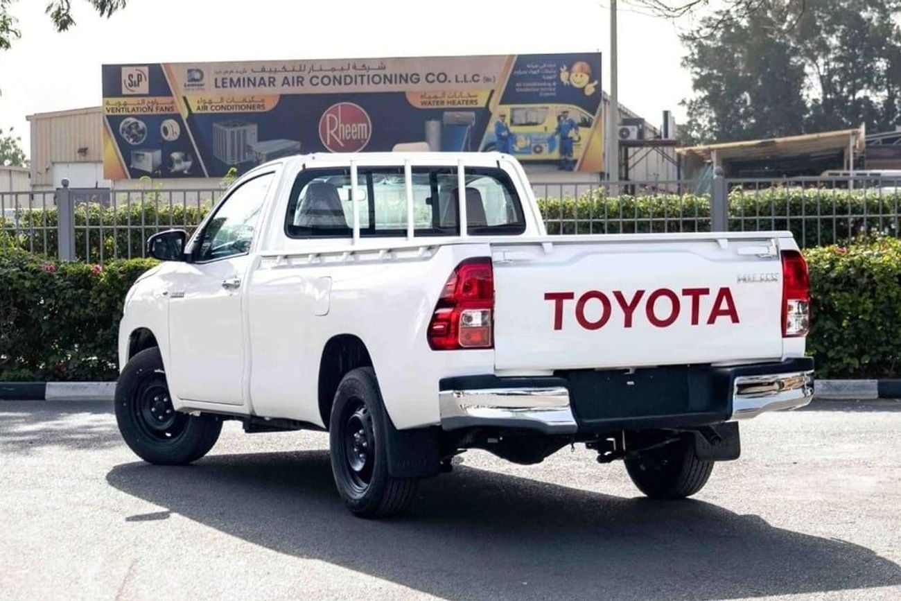 تويوتا هيلوكس Single Cab 2.4L Manual - Super White Inside Maroon | Export Only