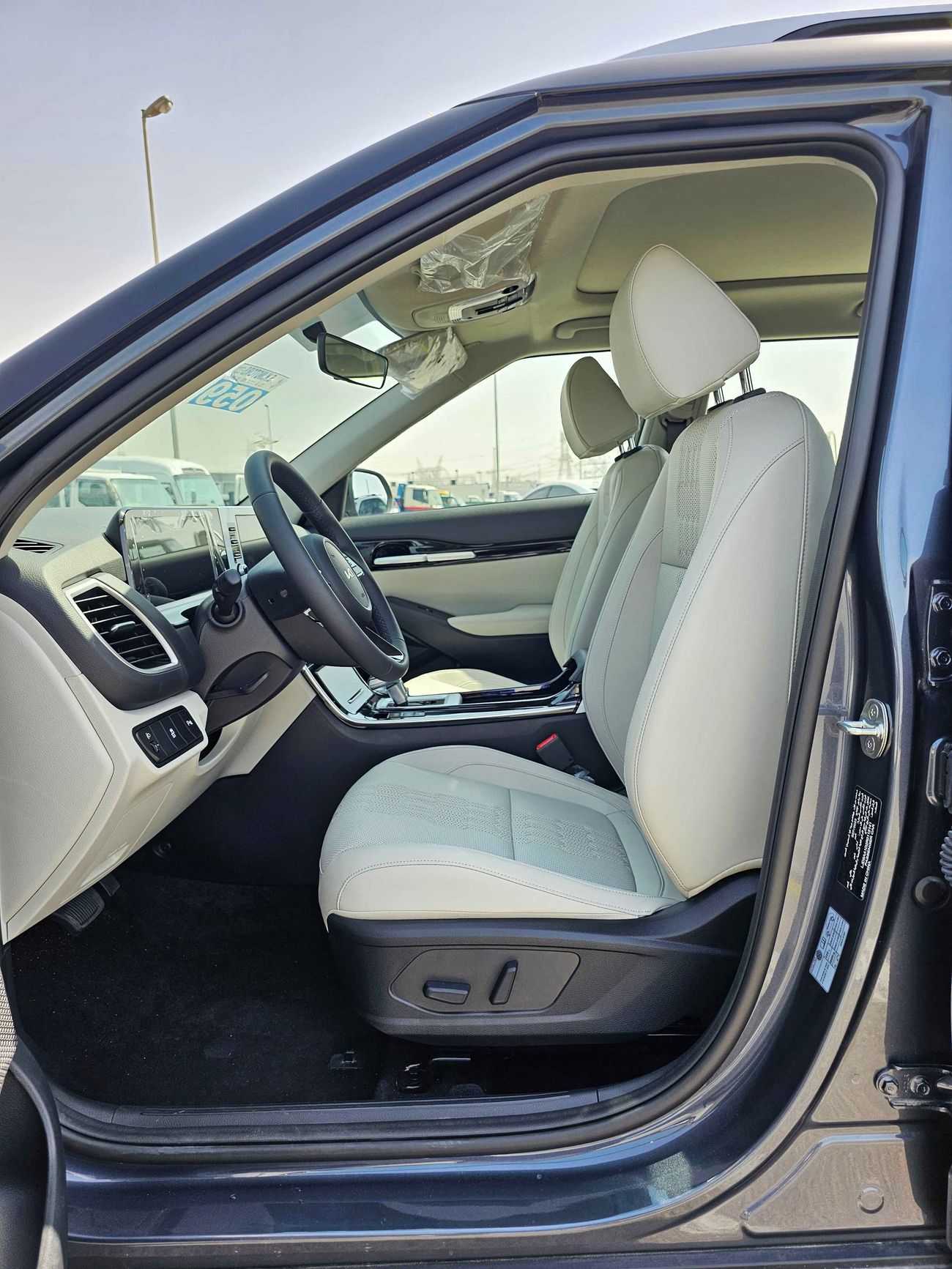 Kia Seltos SUNROOF / 1.5L / V4 / LEATHER SEATS & VENTILATED (CODE # 67976)