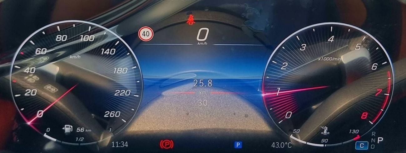 مرسيدس بنز GLB 200 AMG SUV 7 Seater Under Warranty 2025 GCC