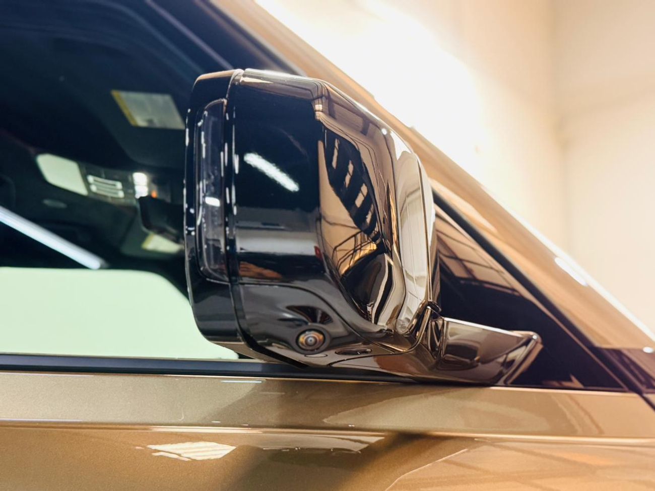 لاند روفر ديفندر X DYNAMIC P400 2026