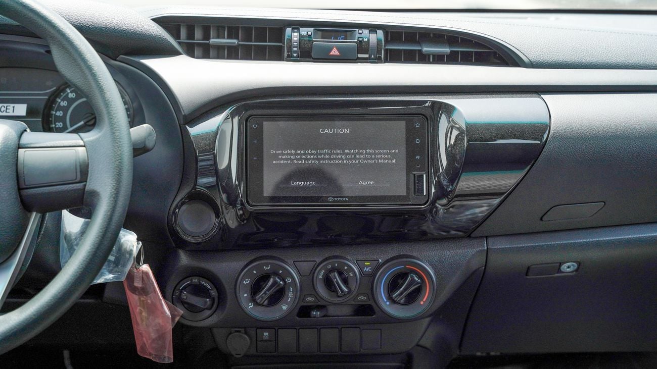 تويوتا هيلوكس GLX 2.4L Double Cab Utility