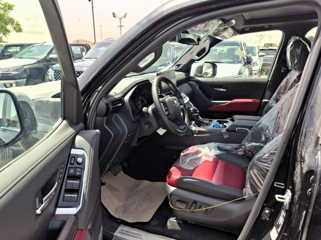 تويوتا لاند كروزر Toyota Landcruiser VXR 3.3L 2024 Black Diesel (Export Only)