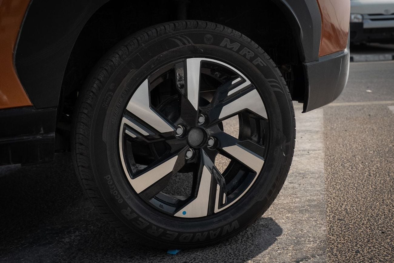 نيسان ماغنيت SL