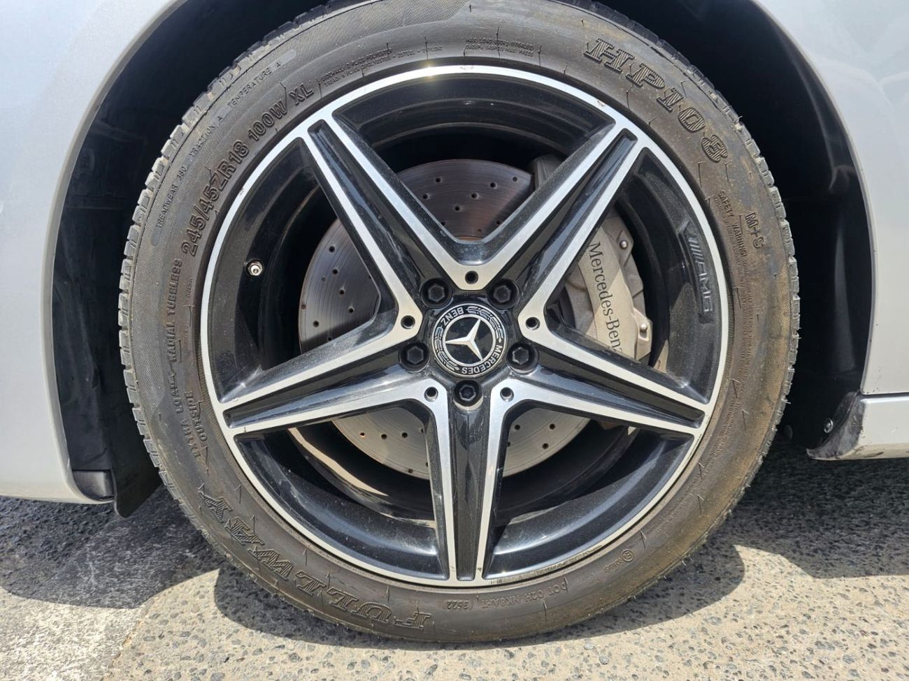 مرسيدس بنز E300