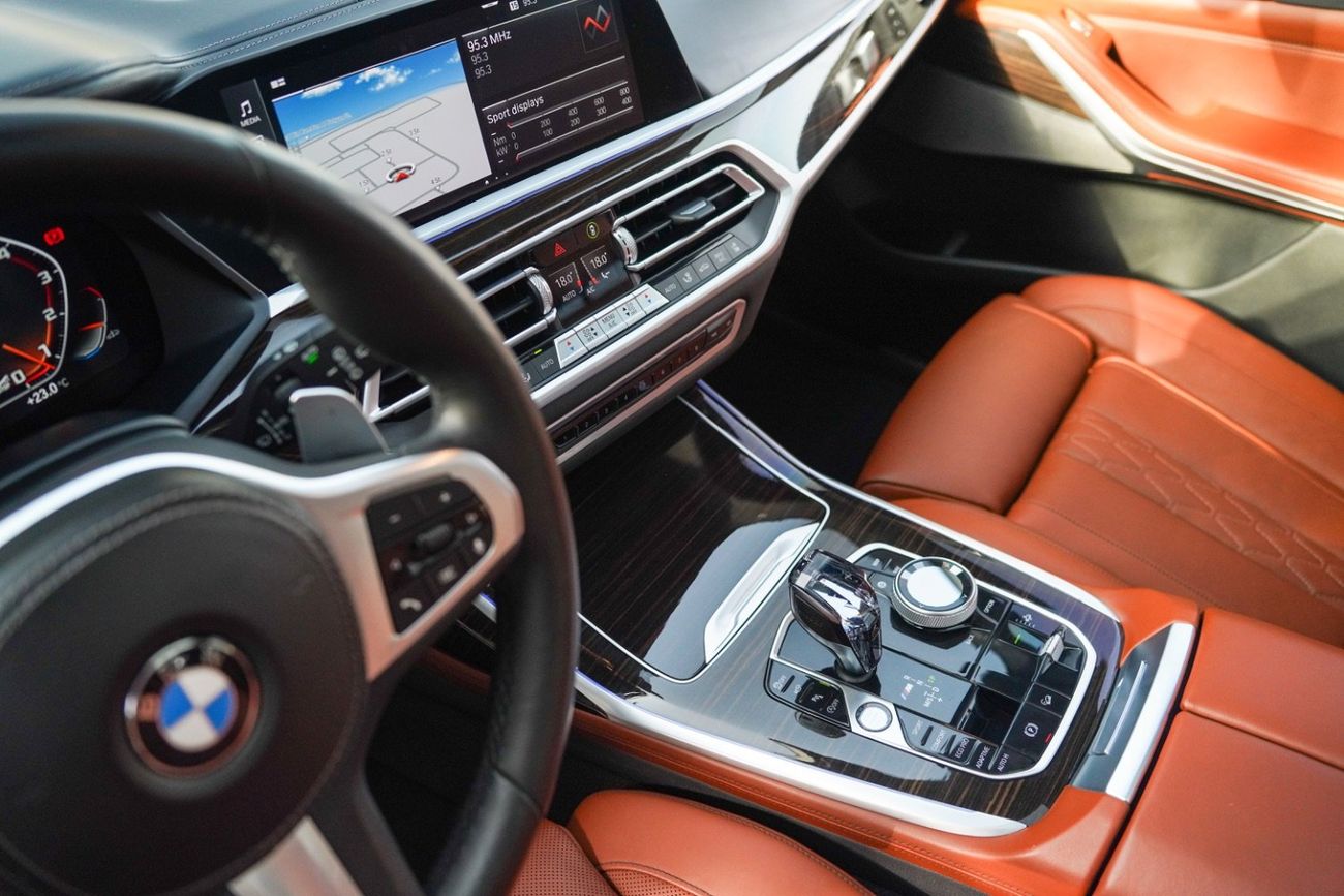 بي أم دبليو X7 M50i 4.4L (530 HP)