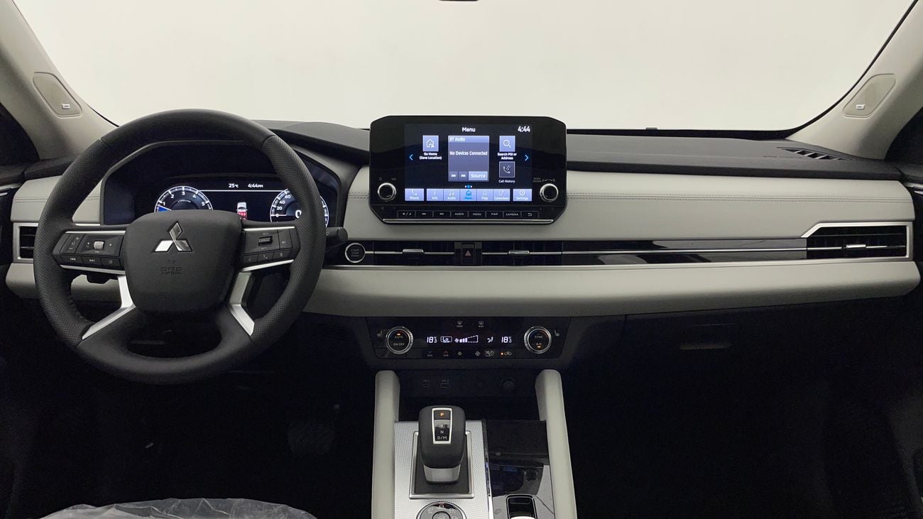 ميتسوبيشي آوتلاندر PREMIUM 2.5 | بدون دفعة مقدمة | اختبار القيادة في المنزل