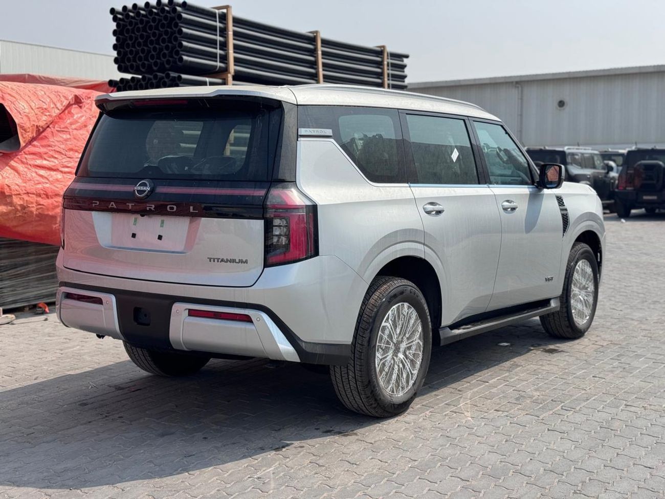 Nissan Patrol 3.5L LE Titanium_2026 _SILVER_BURGUNDY