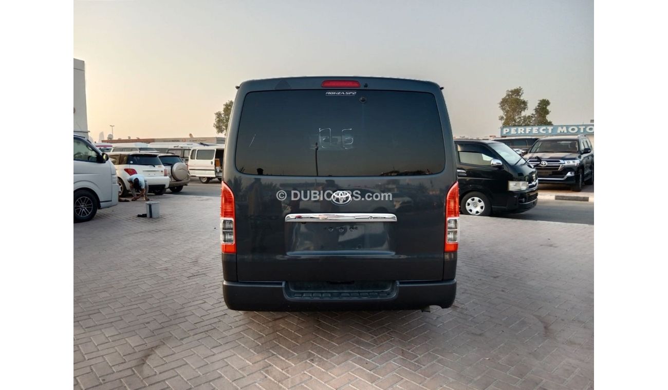 Toyota Hiace TOYOTA HIACE VAN RIGHT HAND DRIVE (PM1617)