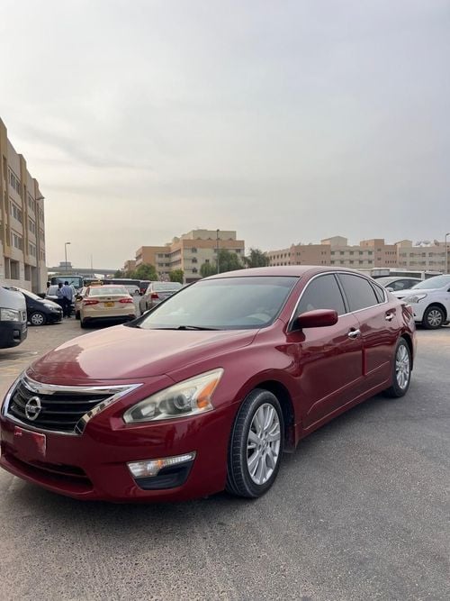 نيسان ألتيما