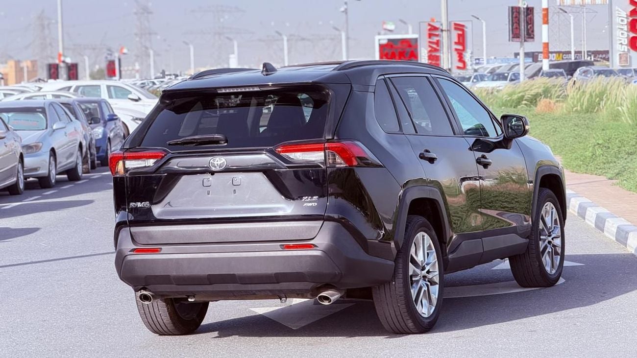تويوتا راف ٤ XLE Premium  4X4