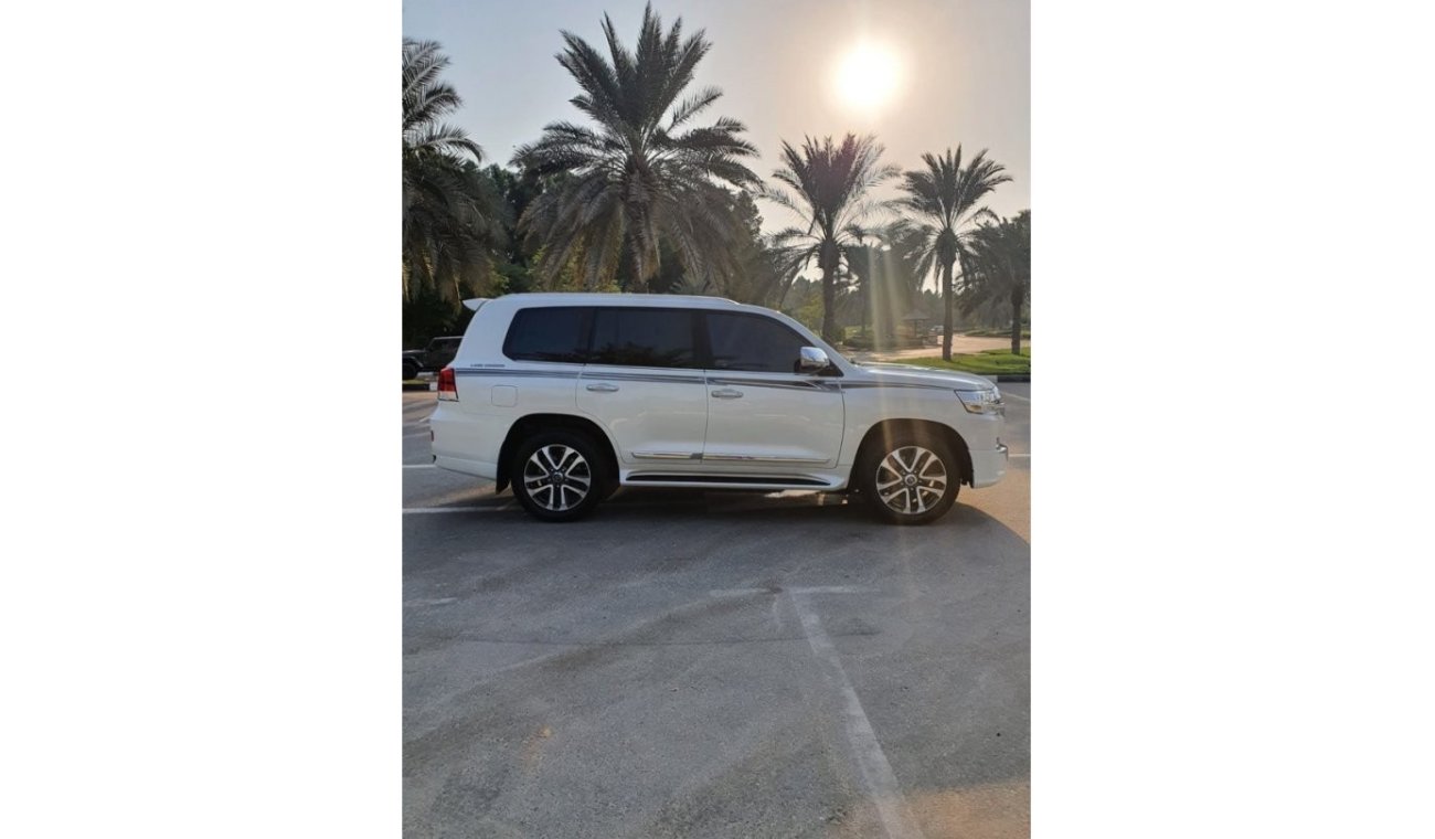 Toyota Land Cruiser Land cruiser 2019 VXR V8 GCC