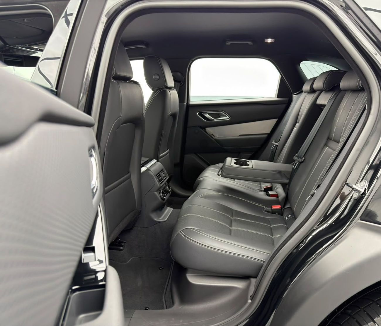 Land Rover Range Rover Velar R-DYNAMIC SE