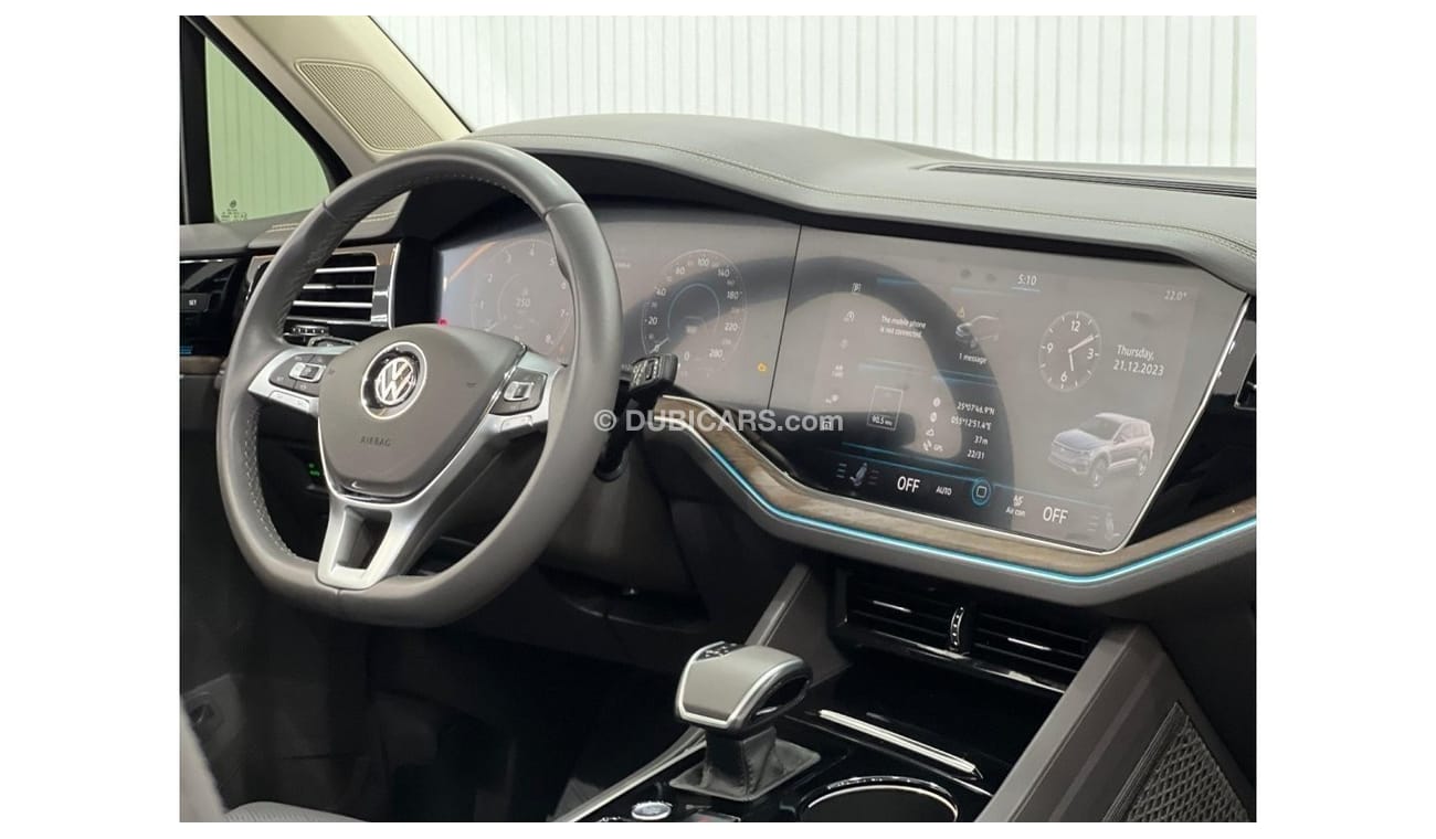 فولكس واجن طوارق 2019 Volkswagen Touareg Highline Plus, Warranty, Full Options, GCC