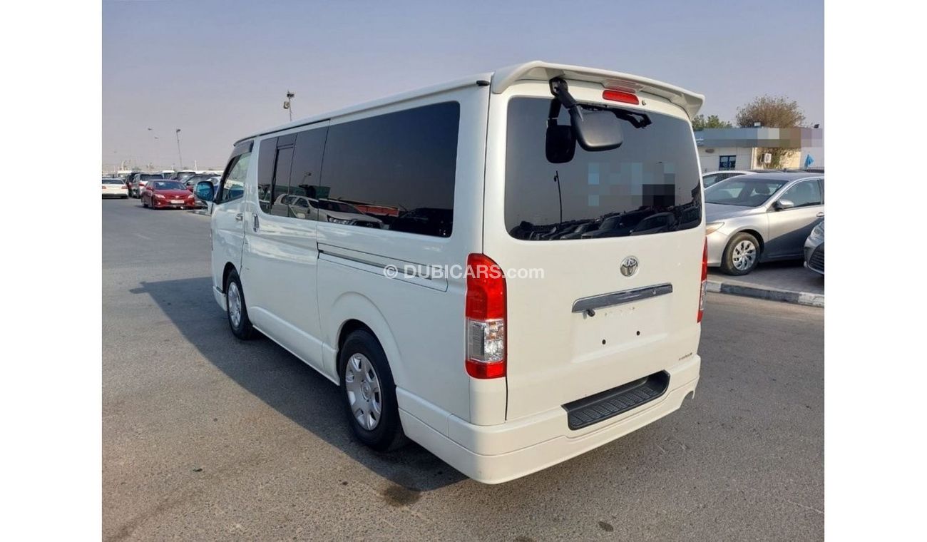 تويوتا هاياس TOYOTA HIACE VAN RIGHT HAND DRIVE(PM30696)