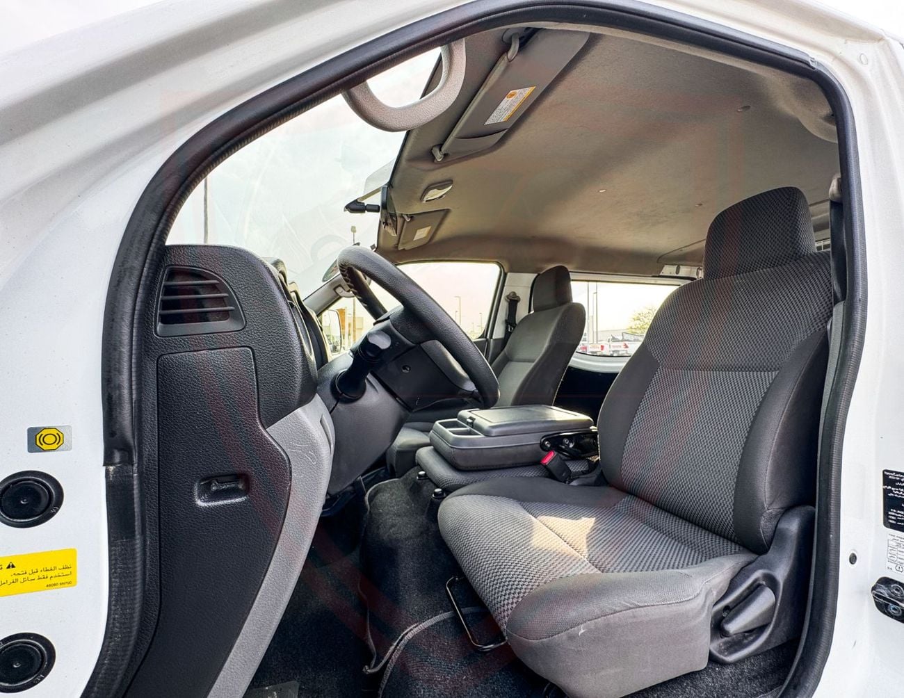 Nissan Urvan Panel Van Std 2.5L A/T (6 Seater) Petrol Nissan Urvan Van | Automatic | 2.5 L | 2022 | GCC | Acciden