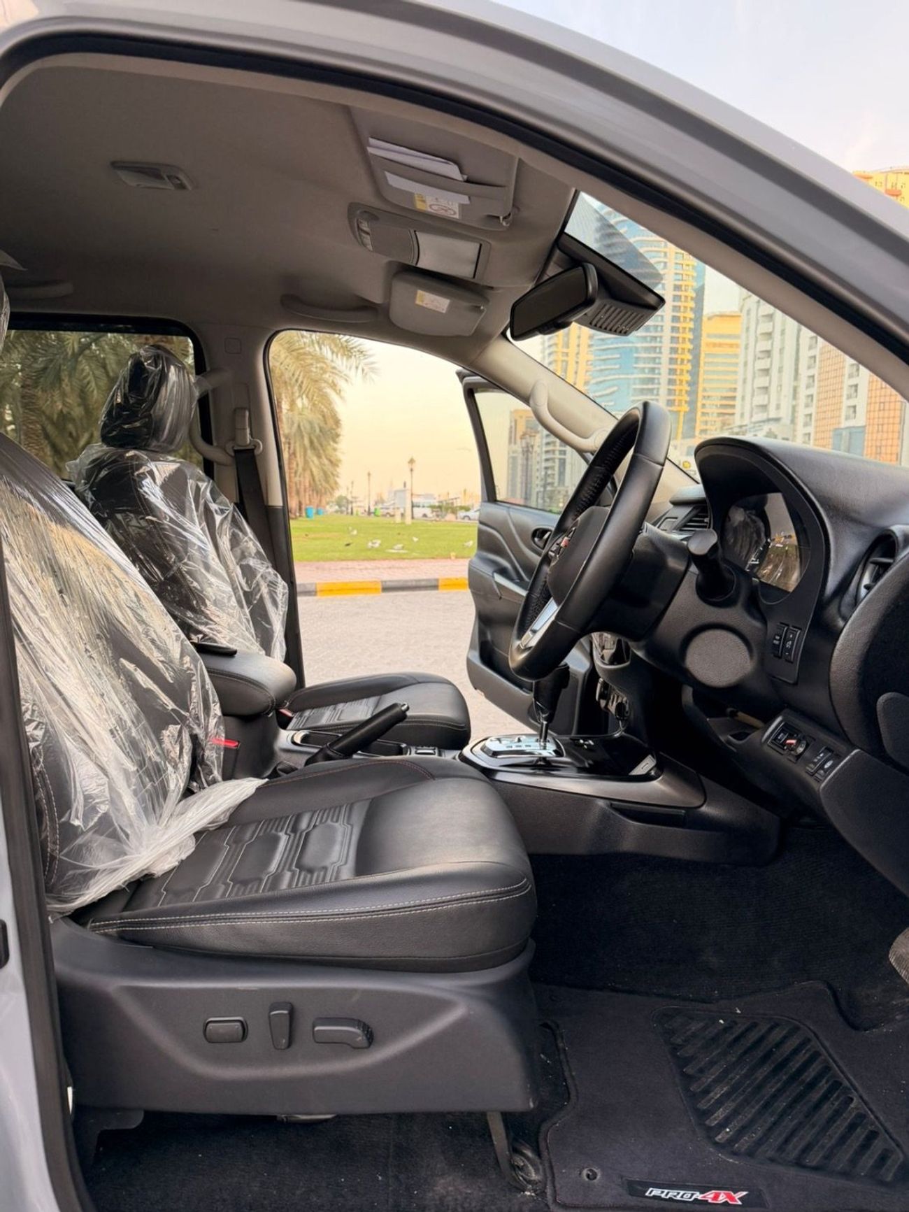 نيسان نافارا PRO-4X Series 4 4×4  Exported from Australia Right Hand Drive